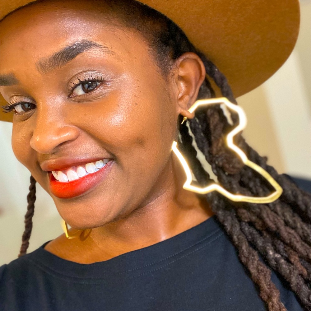 Meet your Posher, Mosa